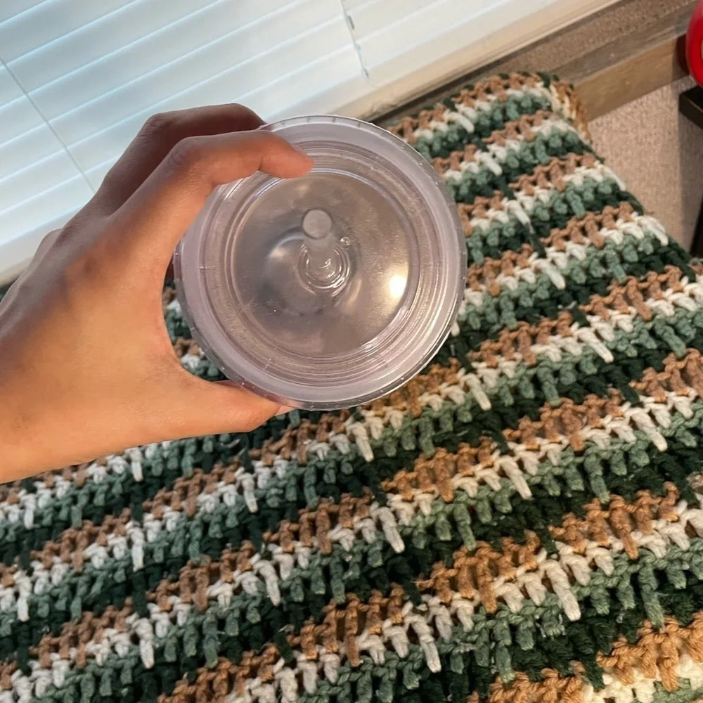 Gold Starbucks tumbler 20oz - Picture 3 of 5
